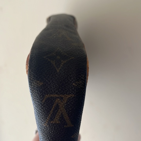 Louis Vuitton Mono Wristlet - Picture 7 of 8